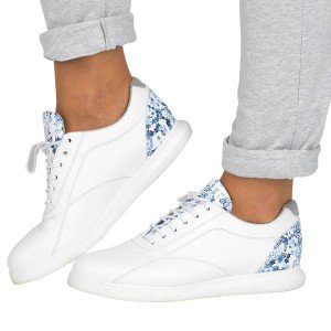 BLANC/BLEUETS - Tennis de travail professionnelle blanche noire femme aide a domicile infirmier auxiliaire de vie médical
