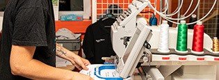 Bienvenue à Pénélope, notre nouvelle machine à broder !