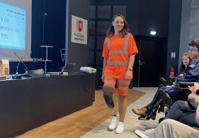 aurore défile avec une tenue echoppe